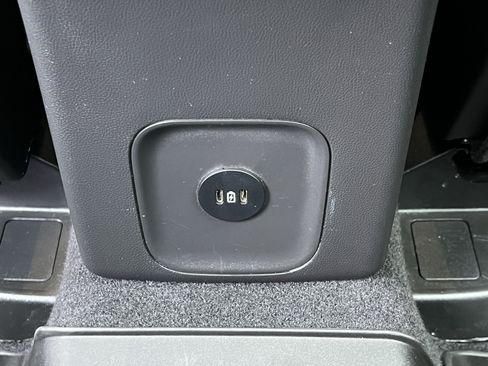 Used 2023 Ford Escape Platinum w/ Premium Technology Package AWD/4WD image 43