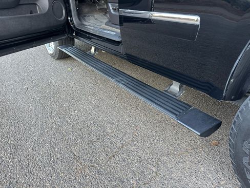 Used 2013 GMC Yukon Denali image 40