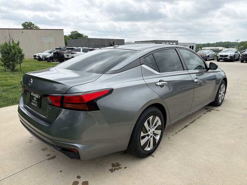 Used 2020 Nissan Altima 2.5 S FWD image 6