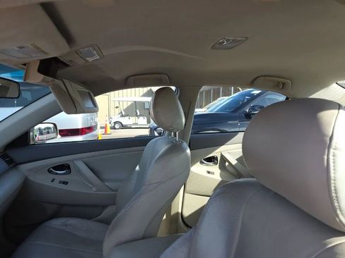 Used 2011 Toyota Camry LE w/ LE Extra-Value Pkg image 7