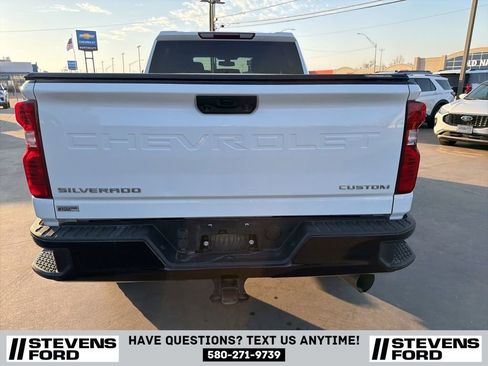Used 2022 Chevrolet Silverado 2500 Custom w/ Custom Value Package AWD/4WD image 10