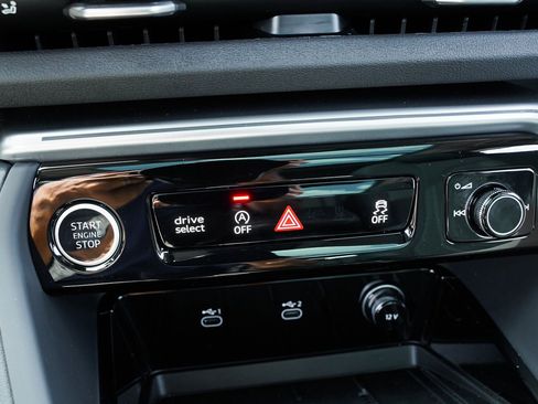 New 2025 Audi Q5 Premium Plus image 17