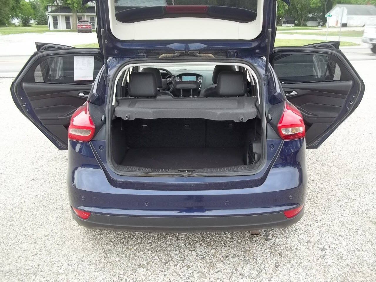 Used 2016 Ford Focus Titanium w/ Titanium Cold Weather Package FWD image 11