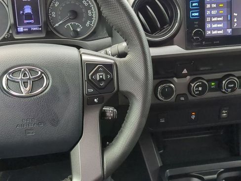 Used 2017 Toyota Tacoma TRD Off-Road w/ Tow Package (A/T) AWD/4WD image 28