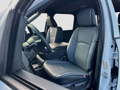 New 2026 RAM 2500 Tradesman AWD/4WD image 18