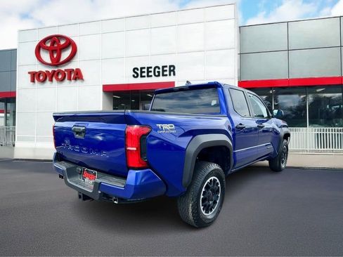 Used 2024 Toyota Tacoma TRD Off-Road image 3