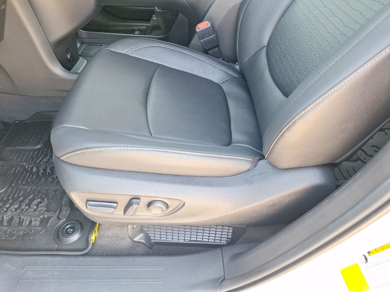 Used 2026 Toyota Sienna XLE Woodland Edition AWD/4WD image 16