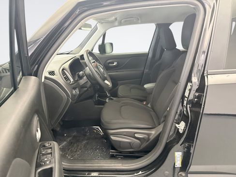 Used 2023 Jeep Renegade Altitude AWD/4WD image 10