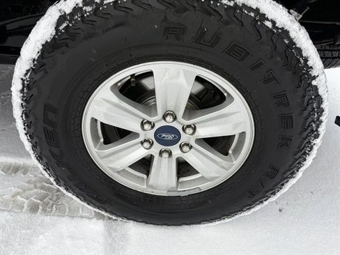 Used 2015 Ford F150 XLT w/ Equipment Group 302A Luxury image 31