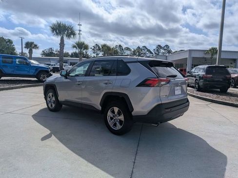Used 2024 Toyota RAV4 XLE FWD image 5