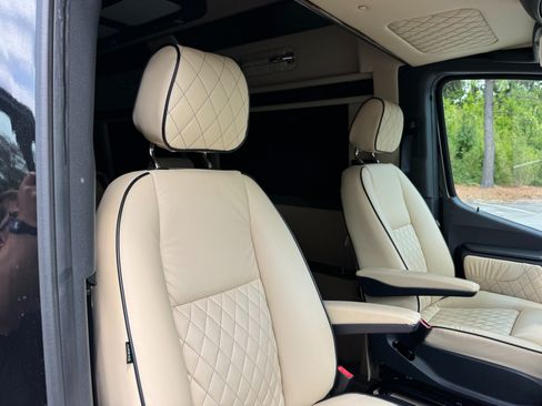 Used 2022 Mercedes-Benz Sprinter 3500 image 53