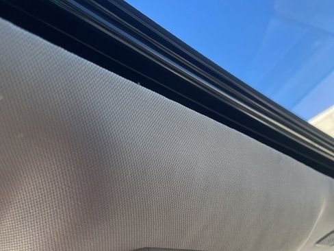 Used 2024 Toyota Highlander XLE image 9