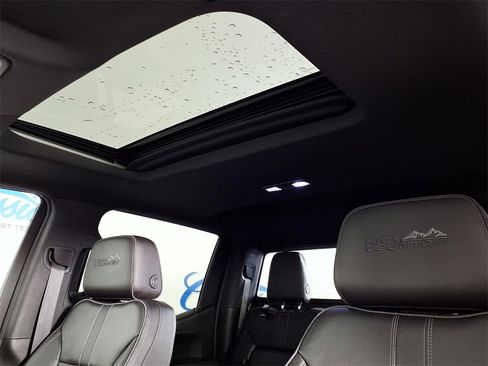 Used 2019 Chevrolet Silverado 1500 High Country w/ Technology Package image 13