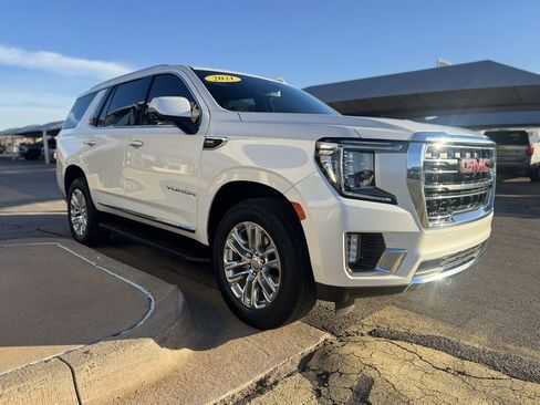 Used 2021 GMC Yukon SLT w/ SLT Premium Package image 3