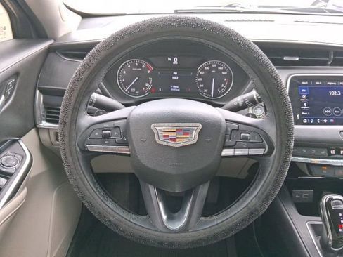 Used 2023 Cadillac XT4 Luxury image 10