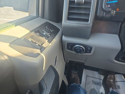 Used 2017 Ford F250 XL w/ Power Equipment Group AWD/4WD image 25