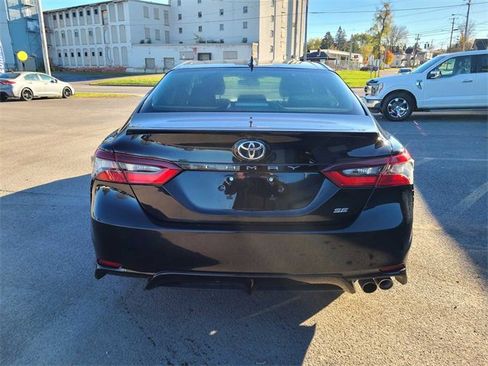 Used 2023 Toyota Camry SE image 6