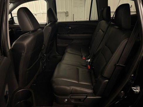 Used 2022 Honda Pilot Touring image 9