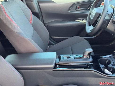 Used 2025 Toyota Prius Plug-In Hybrid FWD image 12