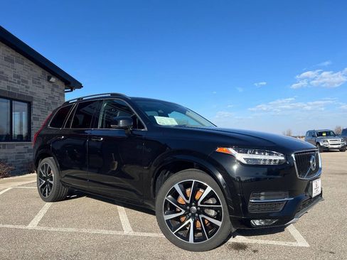 Used 2019 Volvo XC90 T6 Momentum w/ Protection Package image 3