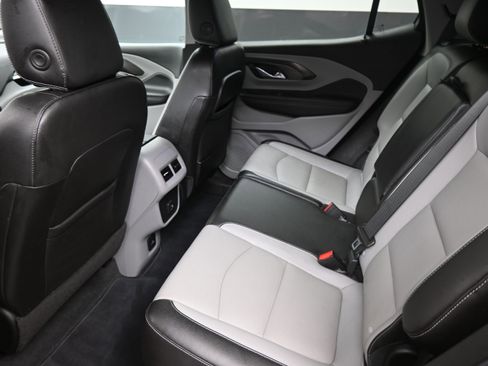 Used 2022 GMC Terrain SLT AWD/4WD image 17