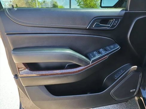 Used 2020 GMC Yukon SLT w/ HD Trailering Package AWD/4WD image 12