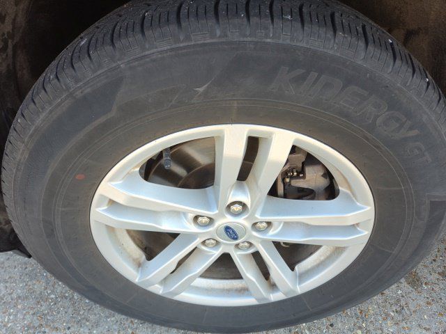 Used 2024 Ford Explorer XLT w/ Equipment Group 202A RWD image 14