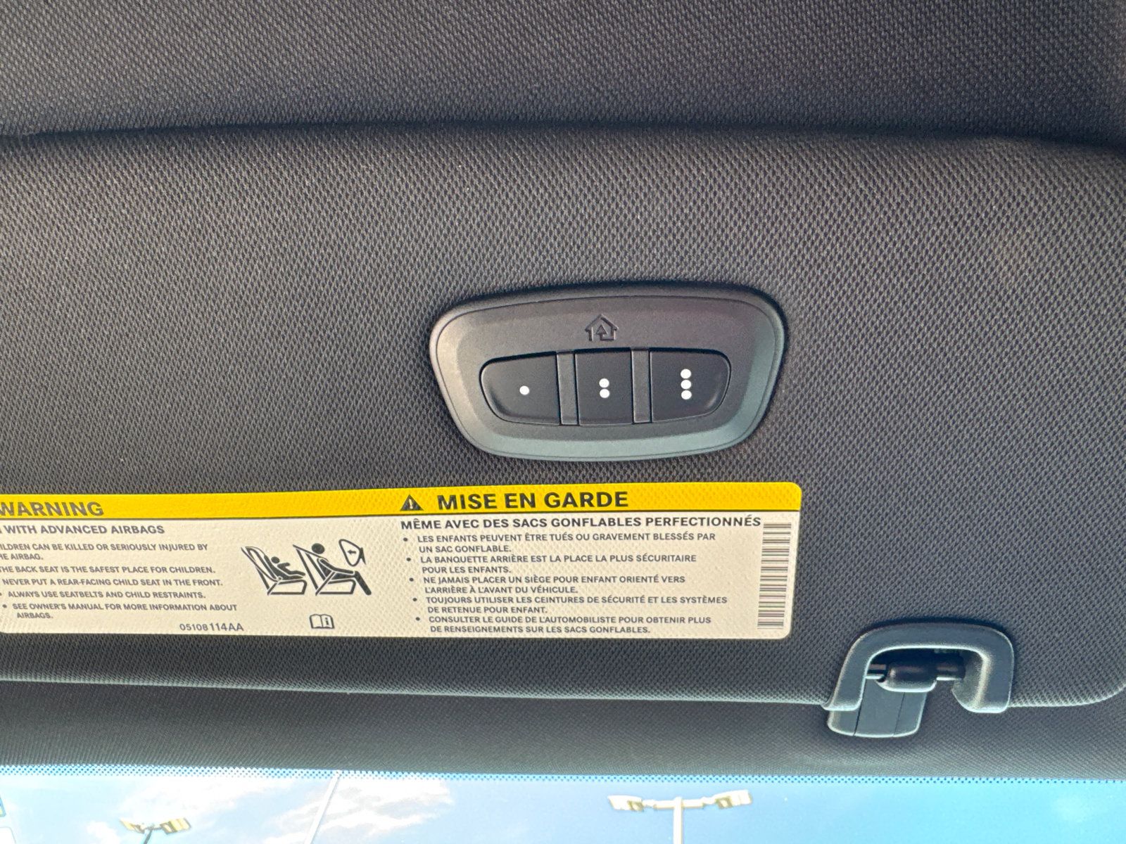 Used 2025 Chrysler Pacifica Select FWD image 11