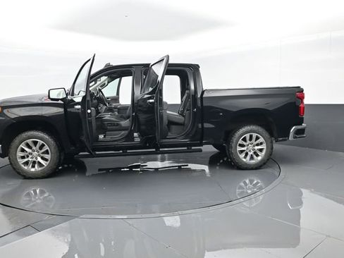 Used 2021 Chevrolet Silverado 1500 LTZ image 32