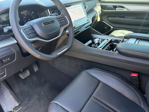 New 2026 Jeep Grand Wagoneer Limited AWD/4WD image 19