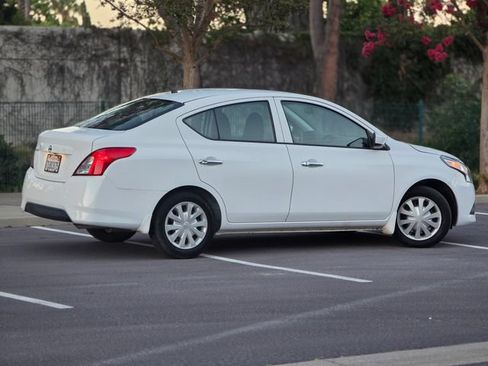 Used 2016 Nissan Versa S FWD image 6