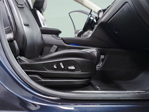 Used 2019 Cadillac XT5 Luxury image 36