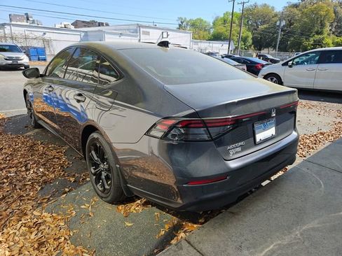 Certified 2025 Honda Accord SE image 10