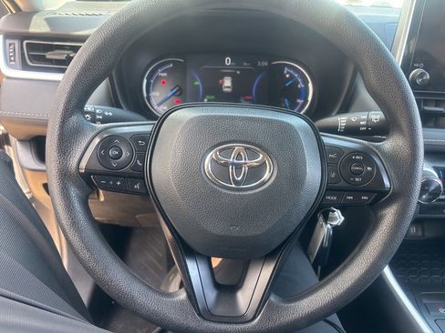 Used 2023 Toyota RAV4 LE AWD/4WD image 13