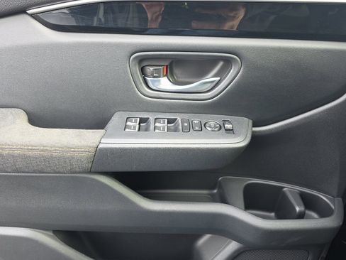 Used 2023 Honda Pilot Sport image 11