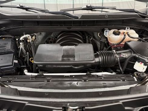 Used 2024 Chevrolet Suburban Z71 w/ Luxury Package image 10