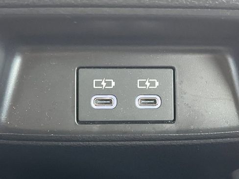 Used 2025 Toyota Corolla LE image 6