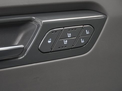 Used 2024 Kia EV9 Land image 46