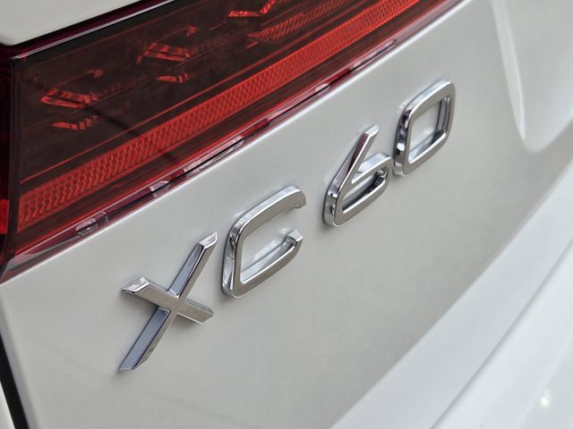 Used 2026 Volvo XC60 B5 Core AWD/4WD image 34