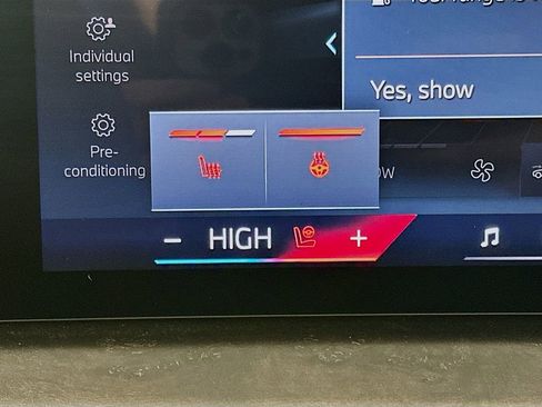 Used 2025 BMW X5 xDrive40i w/ Premium Package image 27