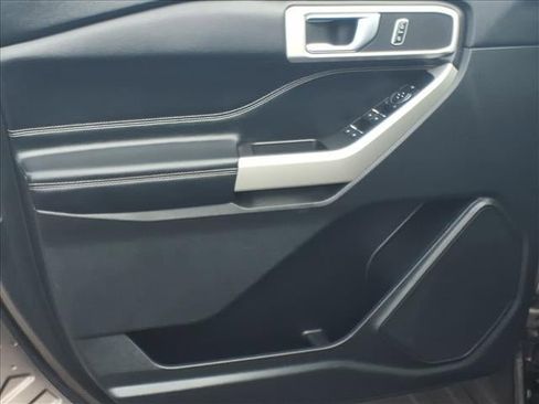 Certified 2021 Ford Explorer XLT w/ Equipment Group 202A image 23