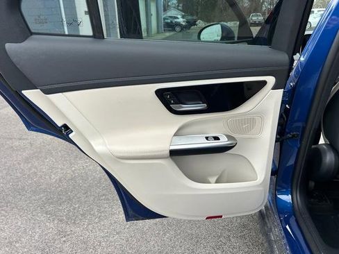 Used 2024 Mercedes-Benz GLC 300 4MATIC image 11