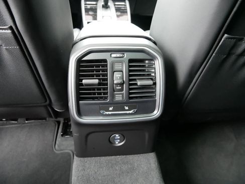 New 2025 Porsche Macan S image 12