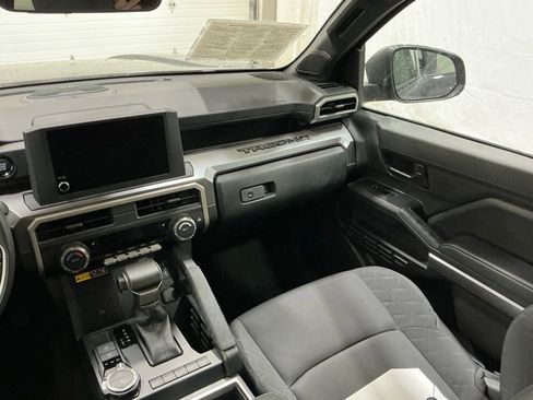 Used 2025 Toyota Tacoma SR5 w/ SR5 Upgrade Package image 27