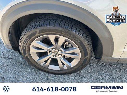 Used 2022 Ford Explorer XLT w/ Equipment Group 202A AWD/4WD image 19