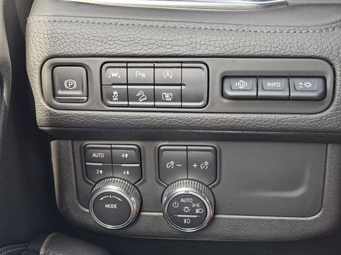 Used 2023 GMC Yukon Denali AWD/4WD image 22