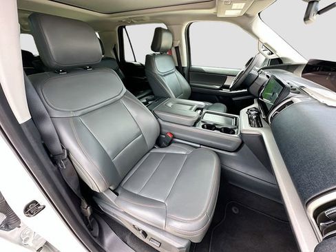 Used 2025 Ford Expedition Max Active image 30