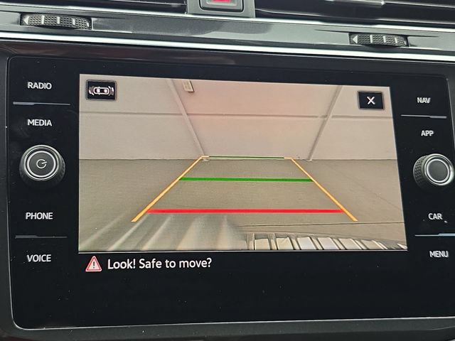 Used 2022 Volkswagen Tiguan SEL R-Line AWD/4WD image 23