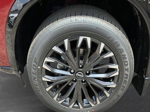 New 2026 Nissan Rogue Platinum image 7