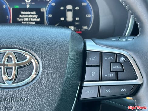 Certified 2025 Toyota Highlander Platinum AWD/4WD image 24